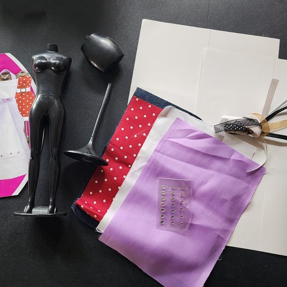 CRAYOLA-Catwalk Creations Kit - Picture 3 of 4